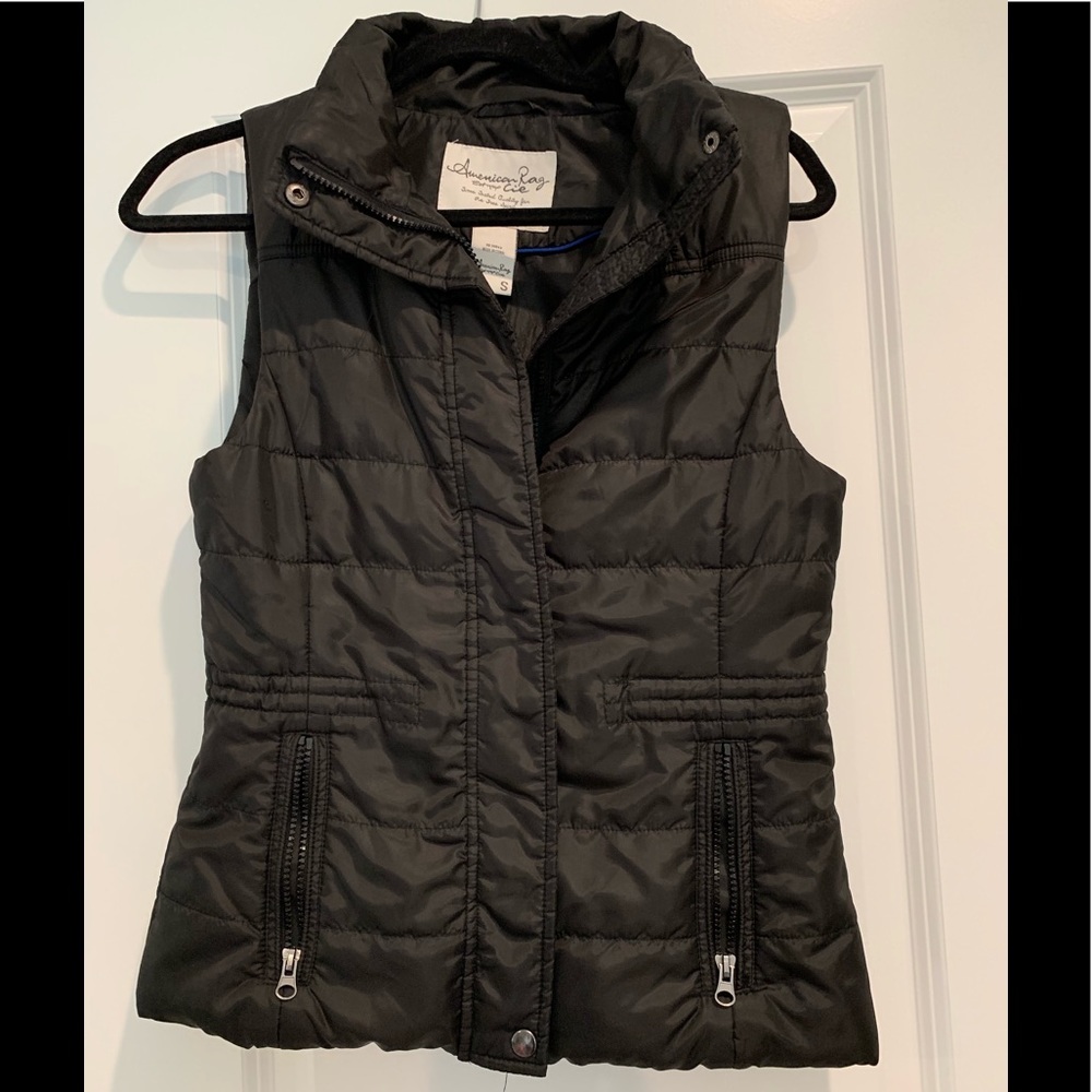 Black fitted vest